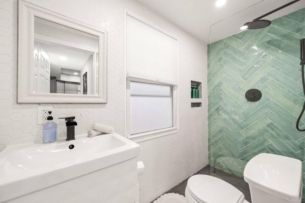 New! Cozy Apt In Center City! Philadelphia Eksteriør billede